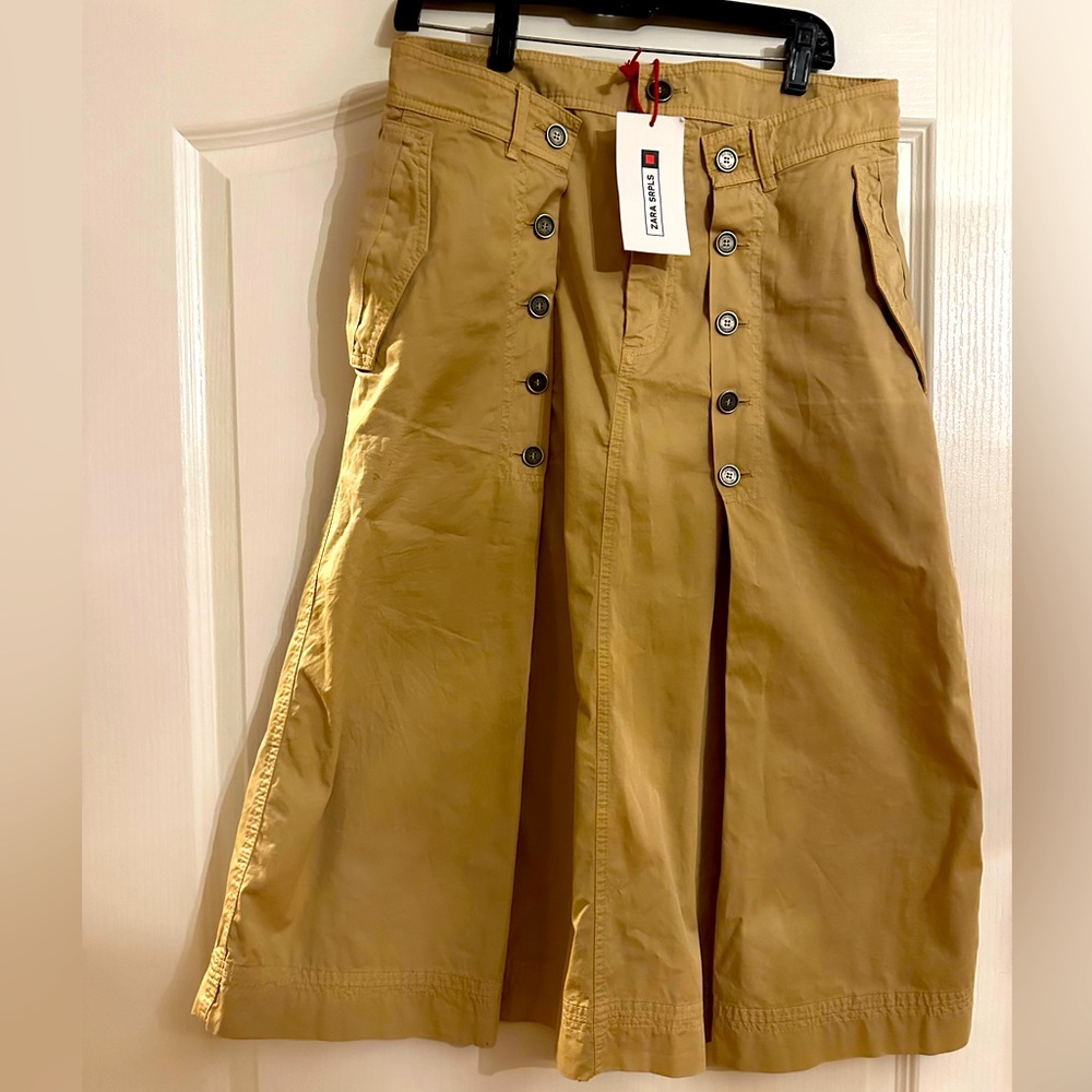 Zara SPRLS skirt; NWT